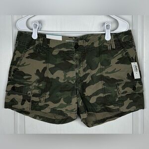 Old Navy NWT Short‎ Womens 8 Green Camo